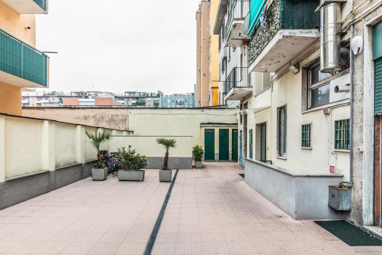 Eden House Sansiro-Duomo Netflix & Design Appartement Milaan Buitenkant foto